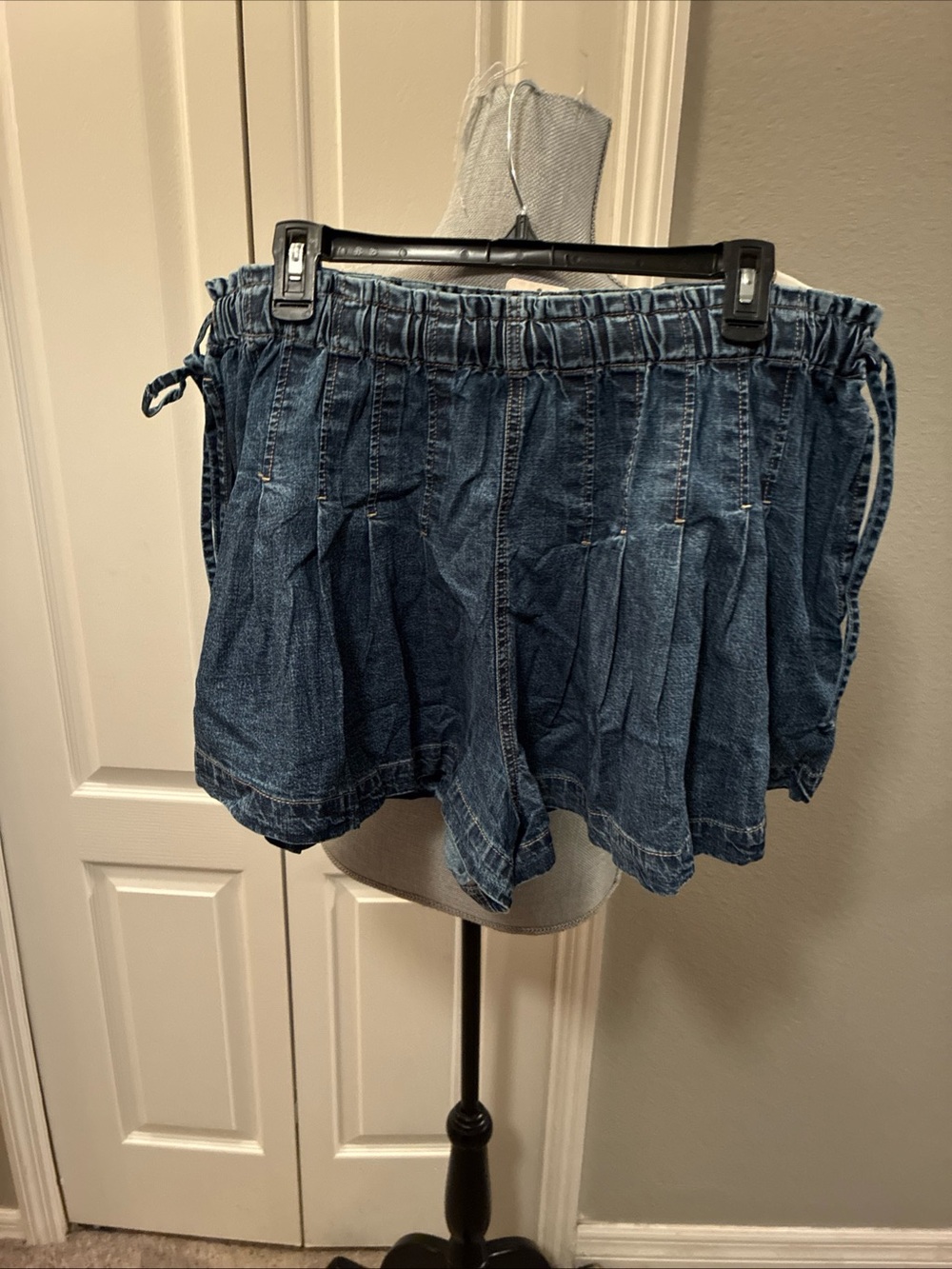 Free people ladies croquet shortie size XL
